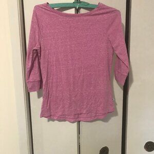 Danskin Ladies Pink Top Size Small. $5.00 AS AN ADD ON